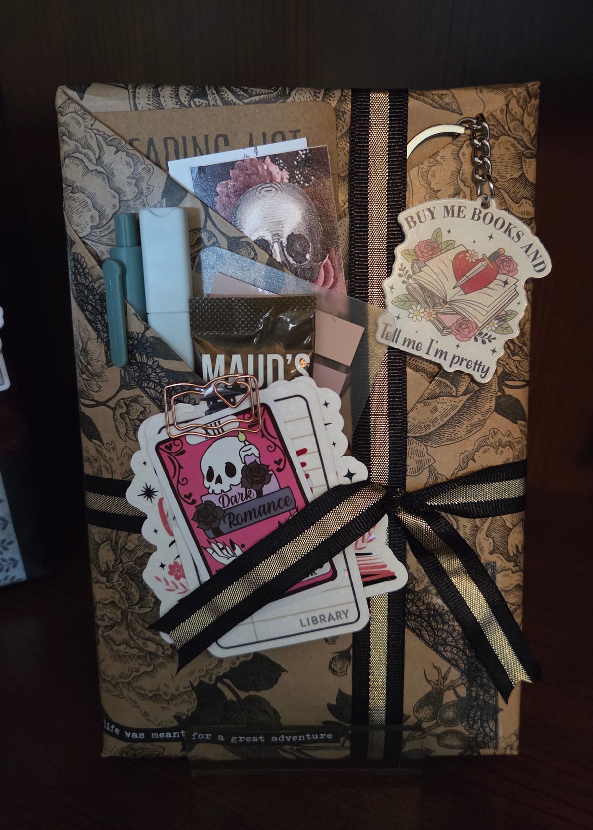 Dark Romance Reader's Fate #D003